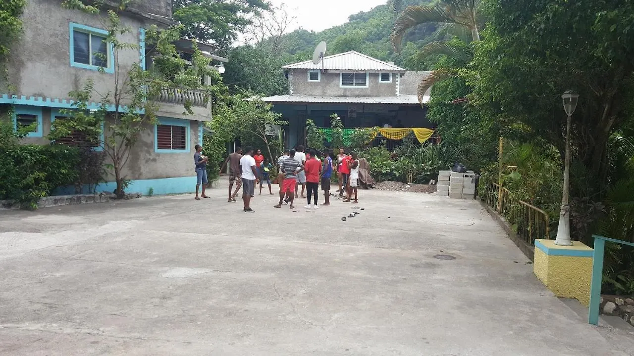Tapicoa Village Retreat Saint Maryʼs Semesterbostad